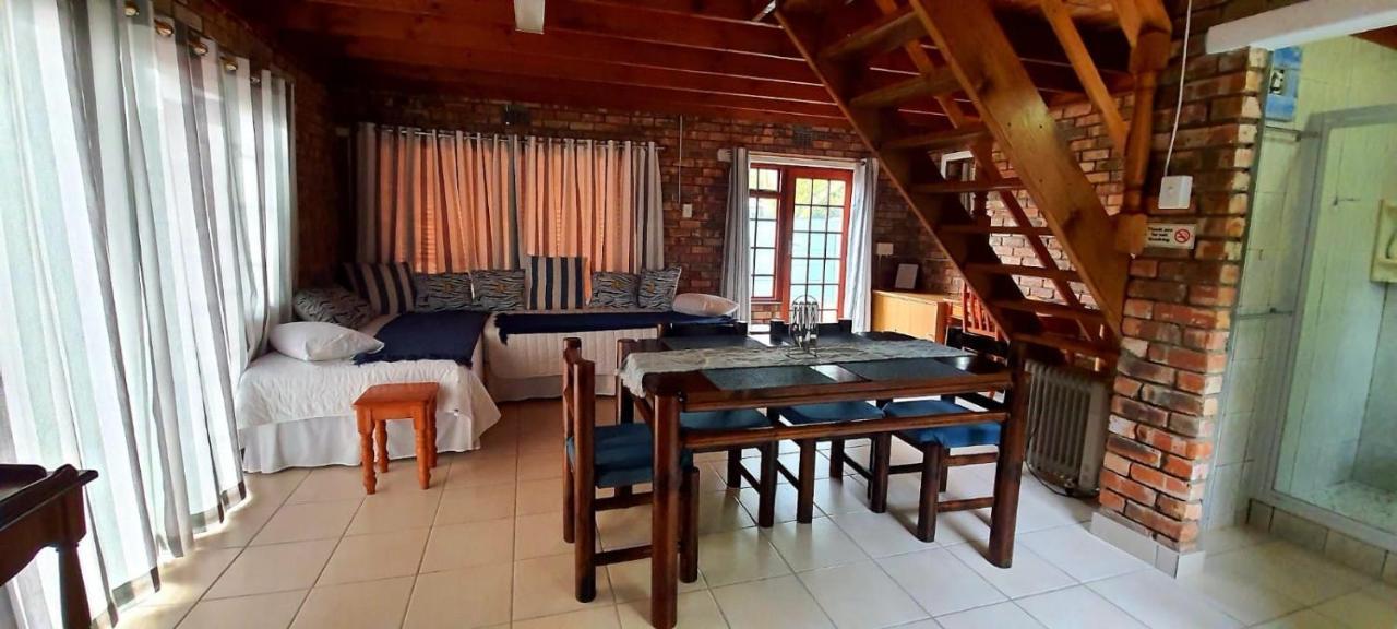 Cozy +/- 500m From The Apartment Cape Town