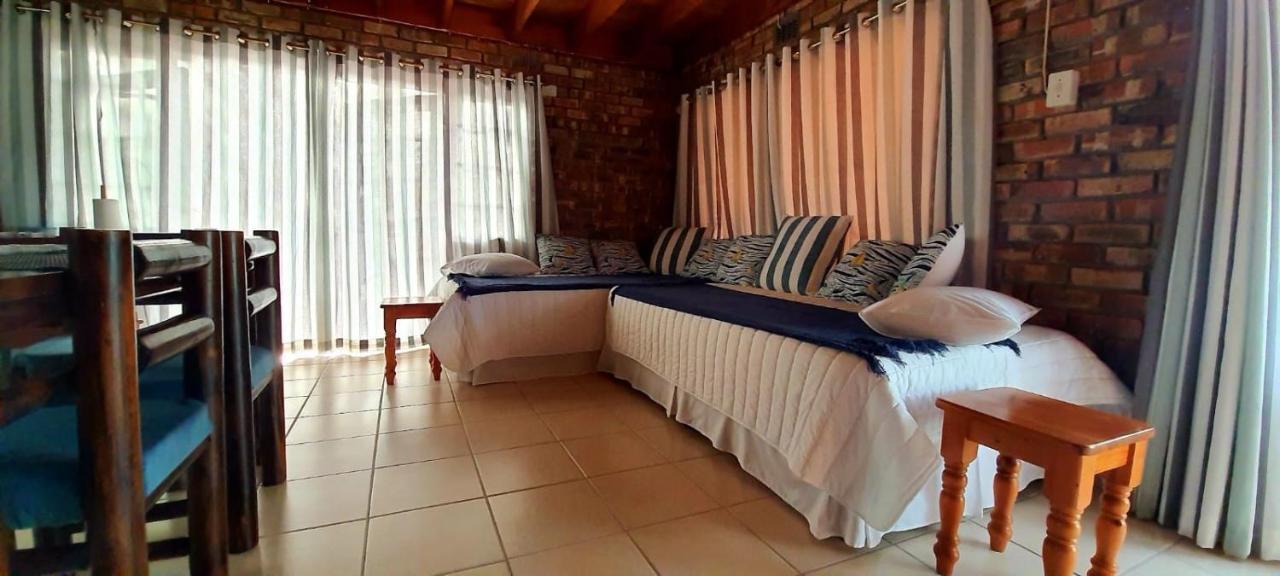 Cozy +/- 500m From The * Cape Town